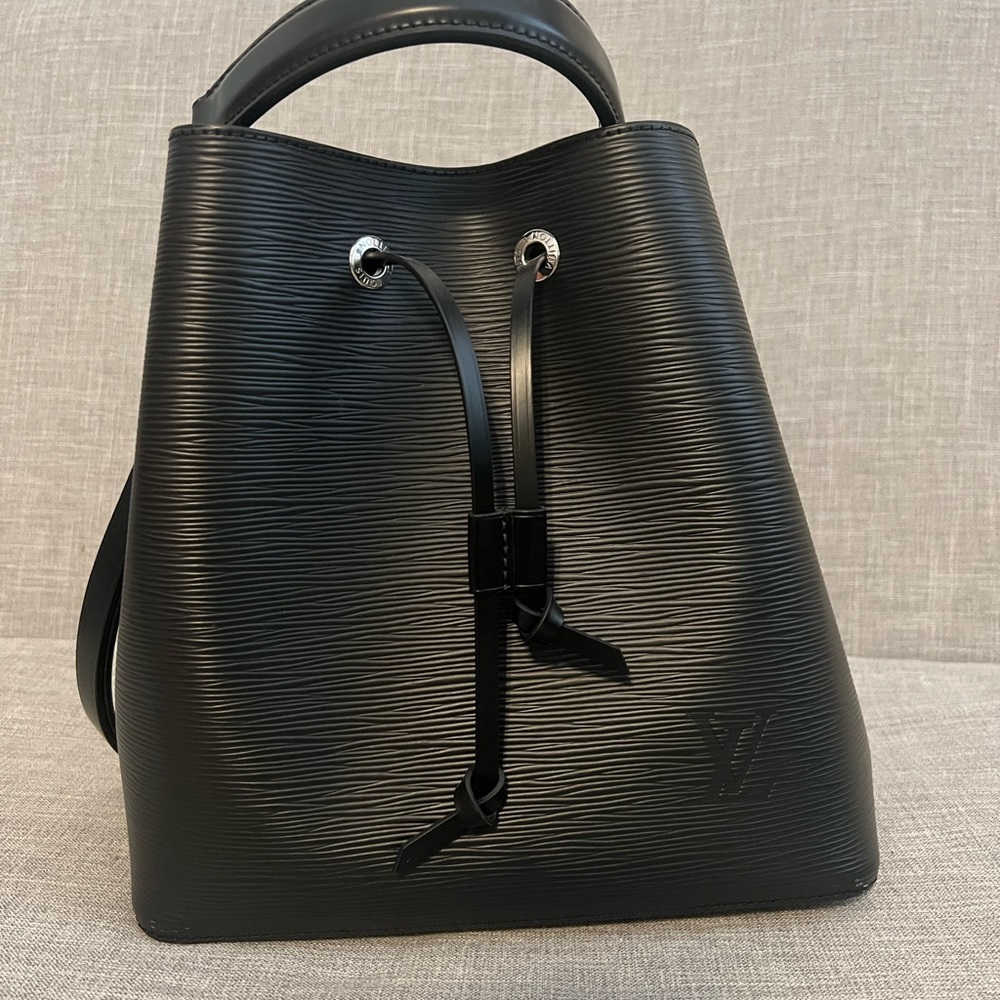 Louis Vuitton NEONOE MM